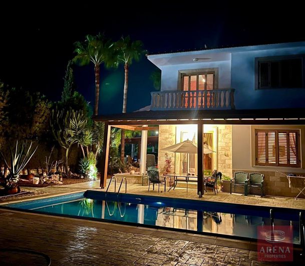 Image No.10-Villa de 4 chambres à vendre à Larnaca