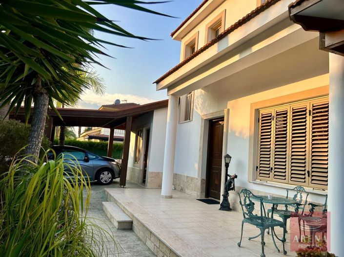 Image No.4-Villa de 4 chambres à vendre à Larnaca