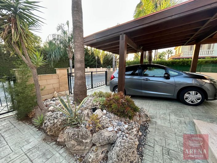 Image No.5-Villa de 4 chambres à vendre à Larnaca