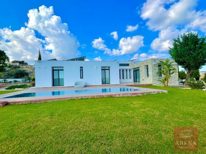 Image No.2-Bungalow de 4 chambres à vendre à Larnaca