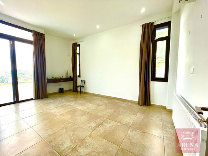 Image No.33-Bungalow de 4 chambres à vendre à Larnaca