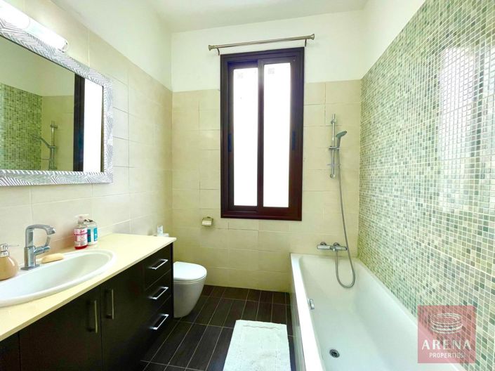 Image No.39-Bungalow de 4 chambres à vendre à Larnaca