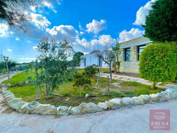 Image No.7-Bungalow de 4 chambres à vendre à Larnaca