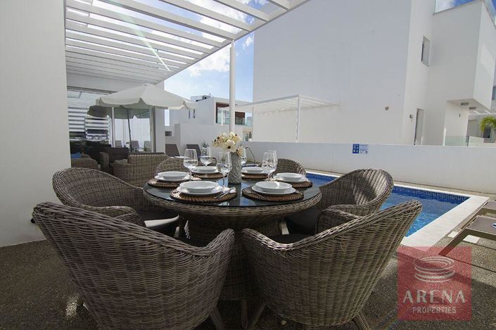 Image No.8-3 Bed Villa for sale