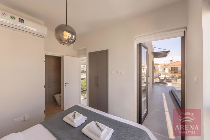 Image No.19-3 Bed Villa for sale