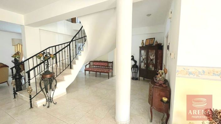 Image No.10-Villa de 5 chambres à vendre à Larnaca