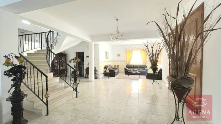 Image No.11-Villa de 5 chambres à vendre à Larnaca