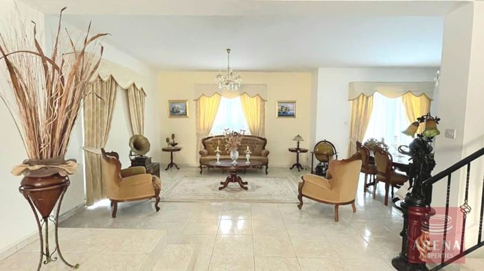 Image No.12-Villa de 5 chambres à vendre à Larnaca