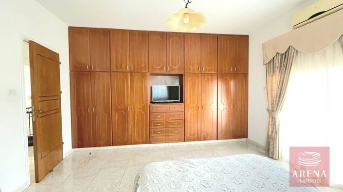 Image No.30-Villa de 5 chambres à vendre à Larnaca