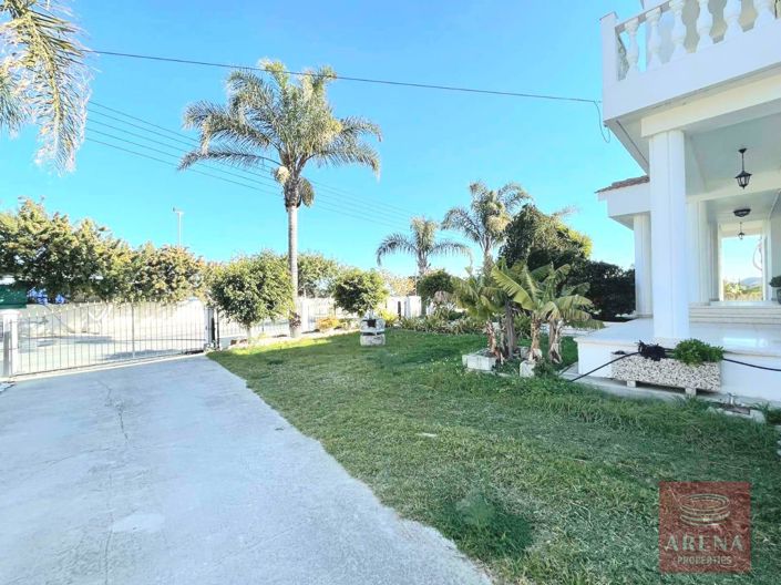 Image No.6-Villa de 5 chambres à vendre à Larnaca