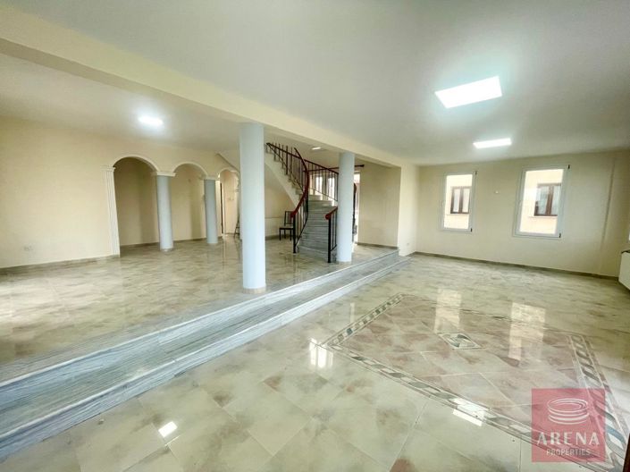 Image No.6-Villa de 5 chambres à vendre à Larnaca