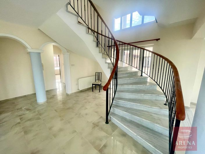 Image No.7-Villa de 5 chambres à vendre à Larnaca