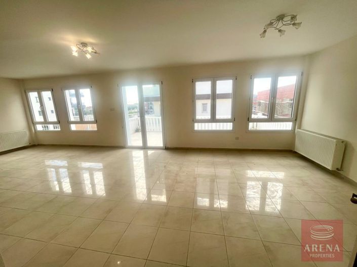 Image No.8-Villa de 5 chambres à vendre à Larnaca