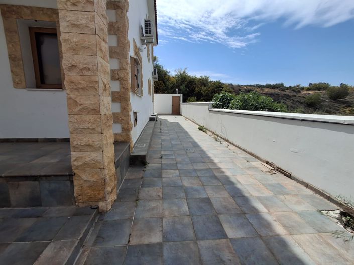 Image No.3-Villa de 5 chambres à vendre à Larnaca