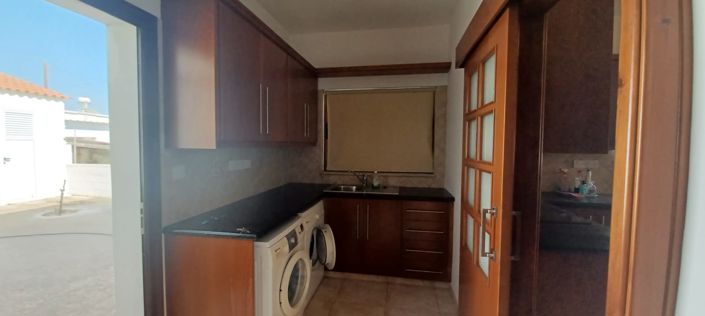 Image No.31-Villa de 4 chambres à vendre à Larnaca