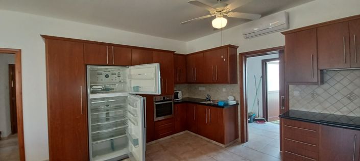 Image No.33-Villa de 4 chambres à vendre à Larnaca