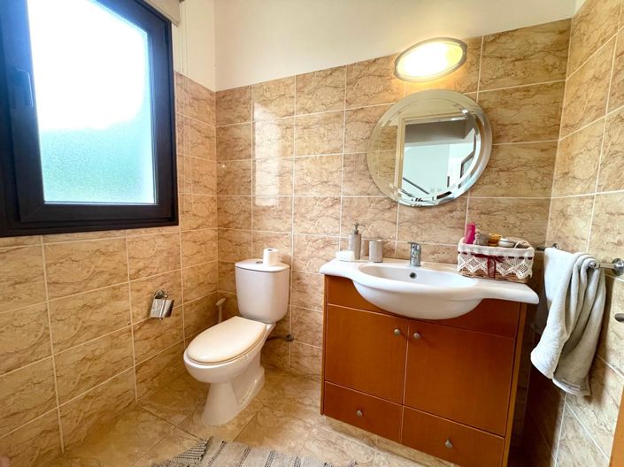 Image No.10-Villa de 4 chambres à vendre à Larnaca