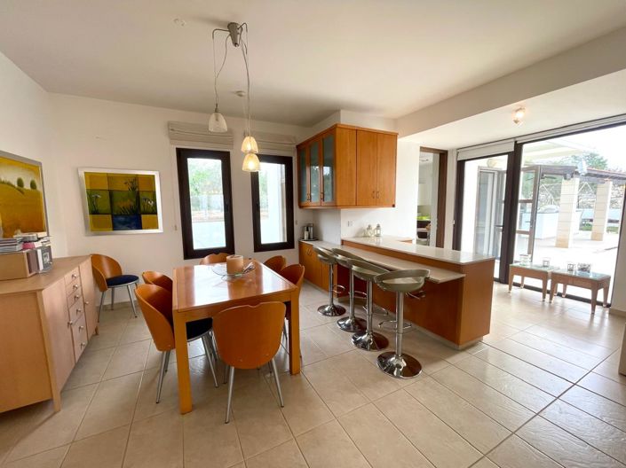 Image No.13-Villa de 4 chambres à vendre à Larnaca