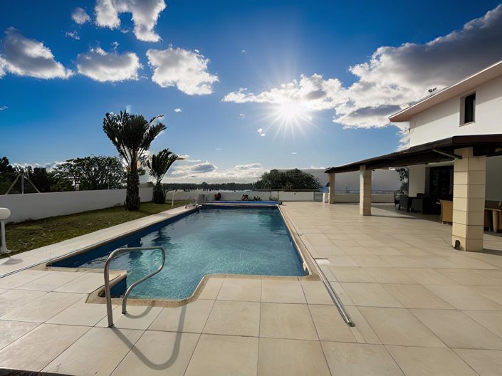 Image No.2-Villa de 4 chambres à vendre à Larnaca