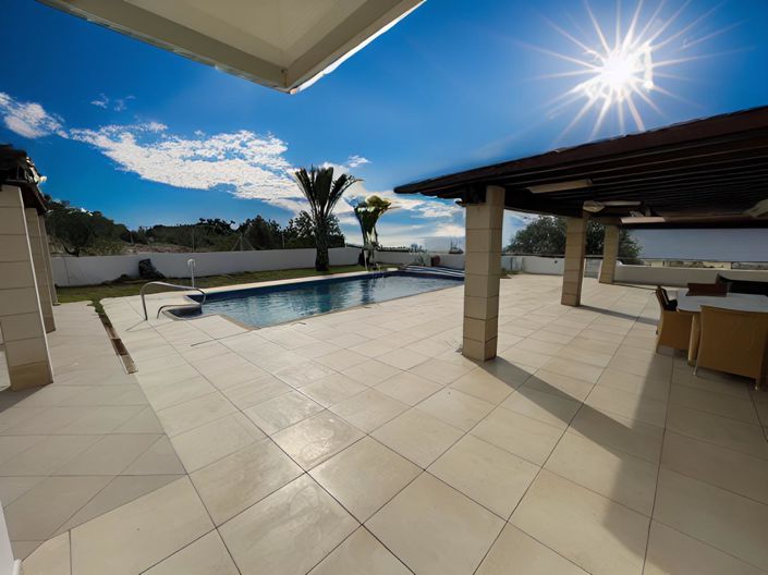 Image No.3-Villa de 4 chambres à vendre à Larnaca