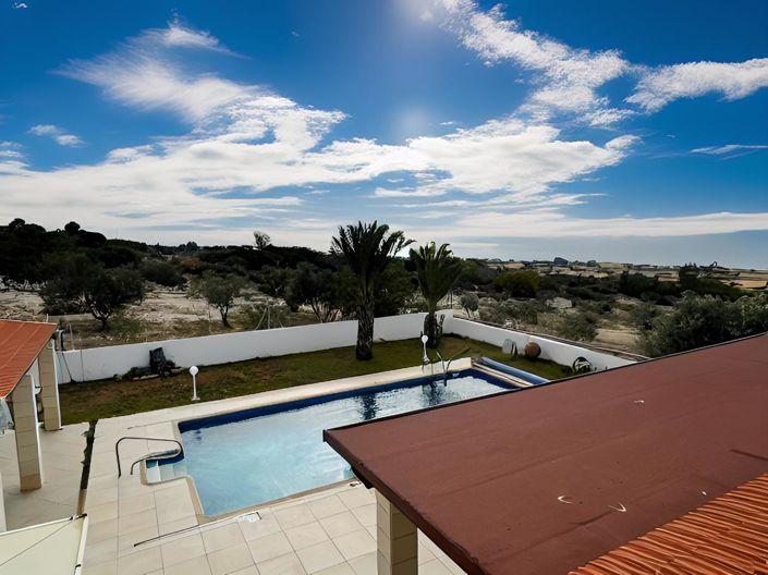 Image No.8-Villa de 4 chambres à vendre à Larnaca