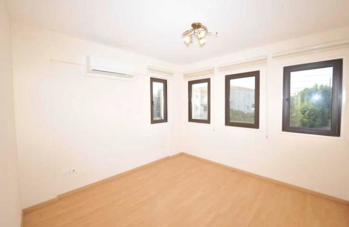 Image No.6-Villa de 4 chambres à vendre à Larnaca