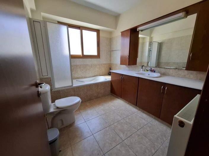 Image No.3-Villa de 4 chambres à vendre à Larnaca