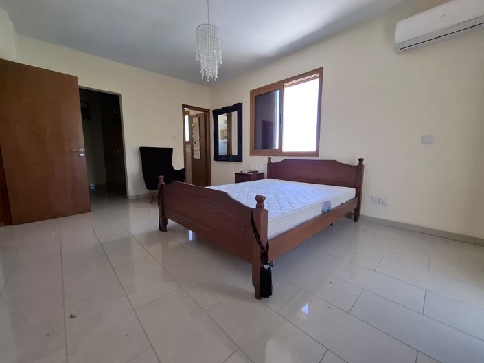 Image No.8-Villa de 4 chambres à vendre à Larnaca