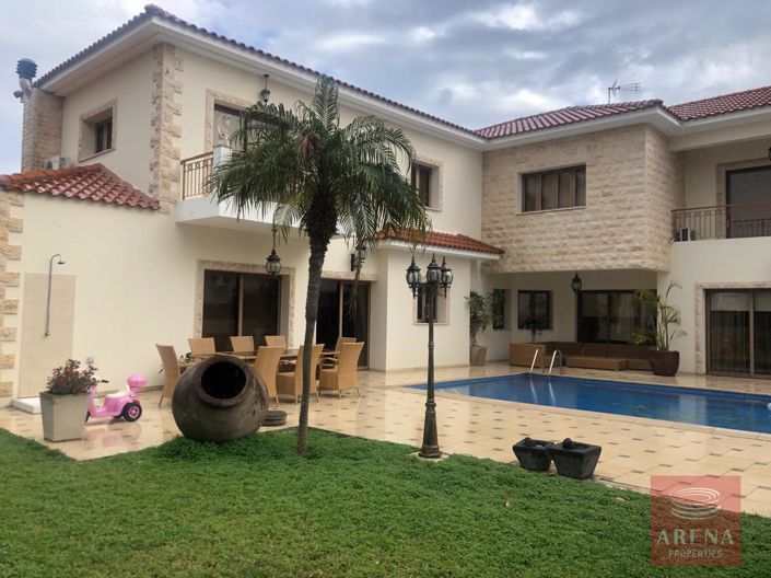 Image No.2-6 Bed Villa for sale