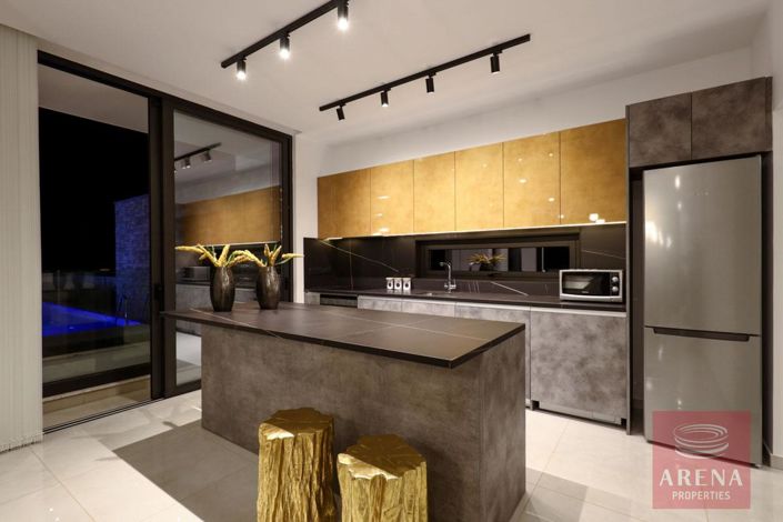 Image No.10-5 Bed Villa for sale