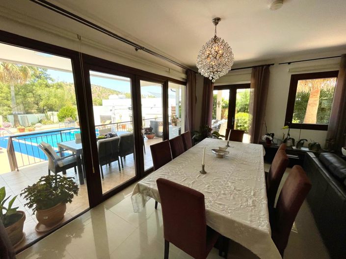 Image No.25-4 Bed Villa for sale