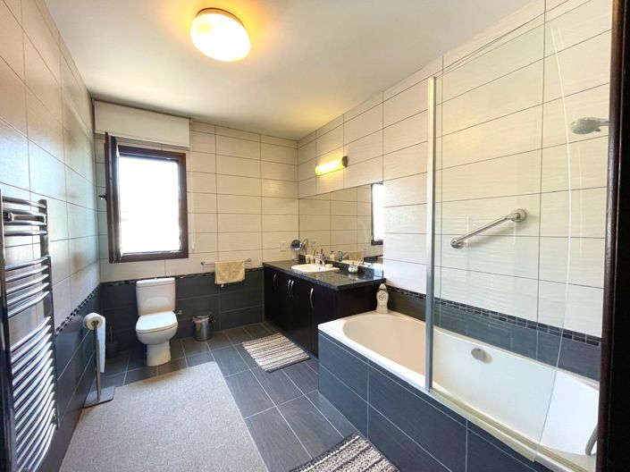 Image No.40-4 Bed Villa for sale