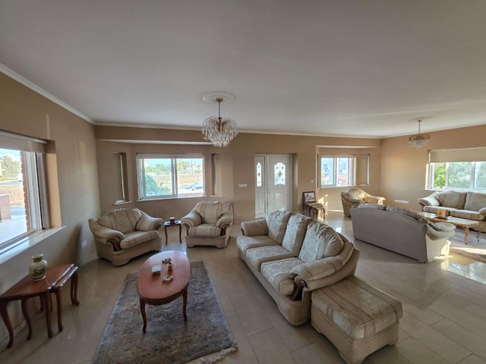 Image No.13-Villa de 4 chambres à vendre à Larnaca