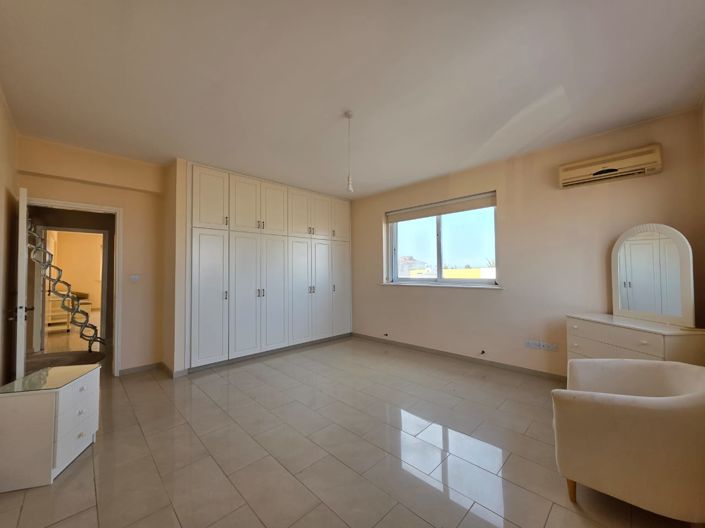 Image No.33-Villa de 4 chambres à vendre à Larnaca