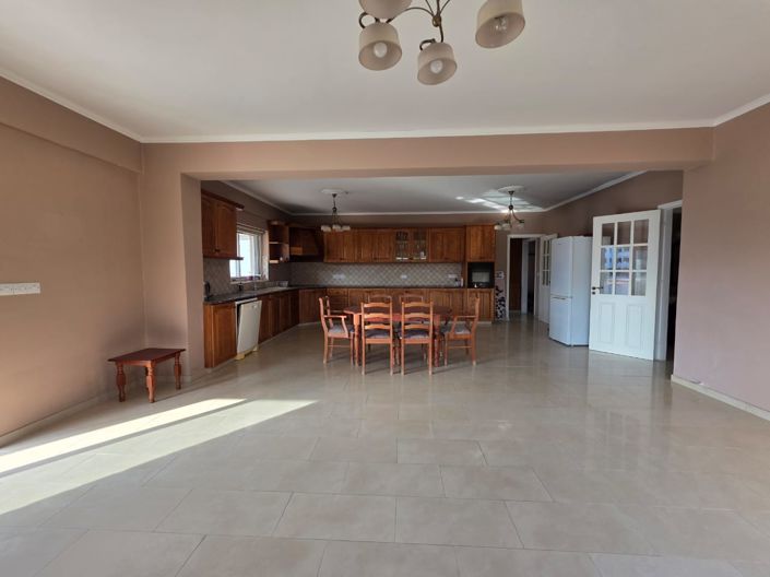 Image No.38-Villa de 4 chambres à vendre à Larnaca