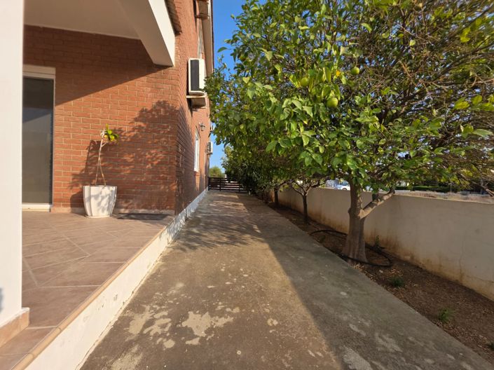 Image No.8-Villa de 4 chambres à vendre à Larnaca