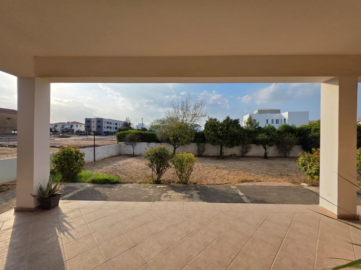 Image No.9-Villa de 4 chambres à vendre à Larnaca