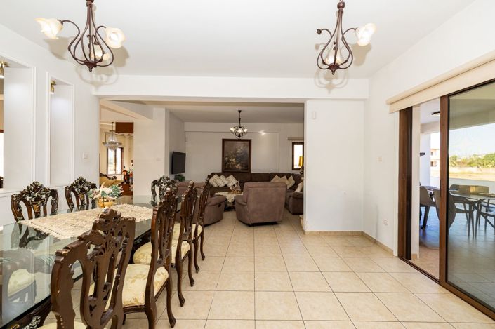 Image No.20-Villa de 4 chambres à vendre à Larnaca