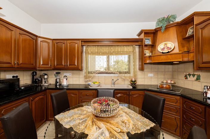 Image No.21-Villa de 4 chambres à vendre à Larnaca