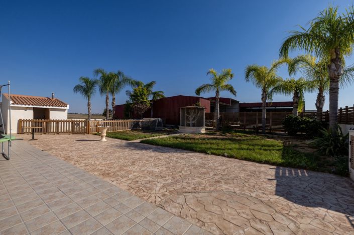 Image No.9-Villa de 4 chambres à vendre à Larnaca