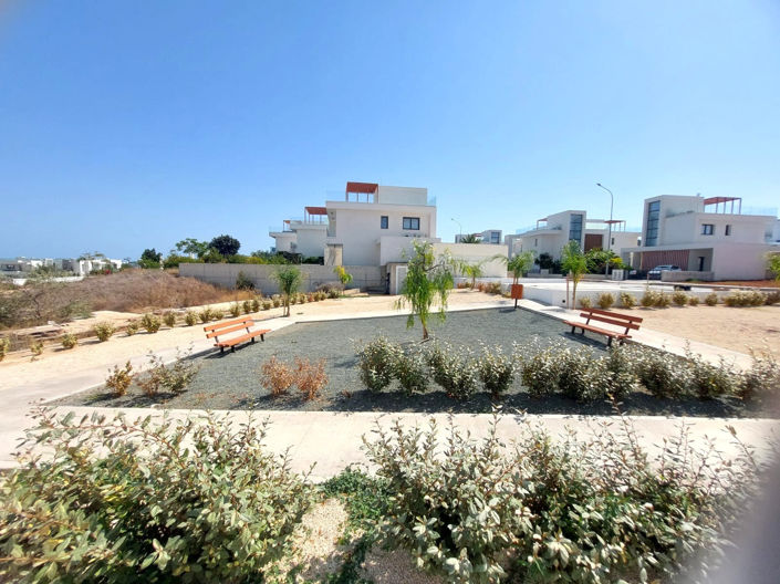 Image No.10-3 Bed Villa for sale