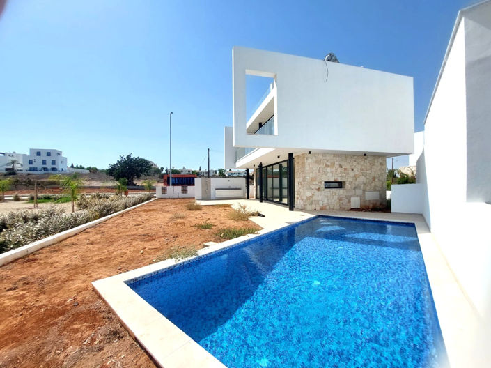 Image No.5-3 Bed Villa for sale