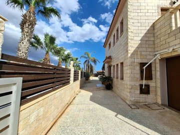 1-villa-ayia-thekla-10250-14