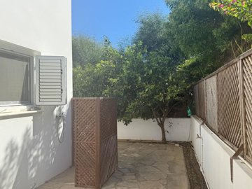 1-villa-in-pernera-10261-11