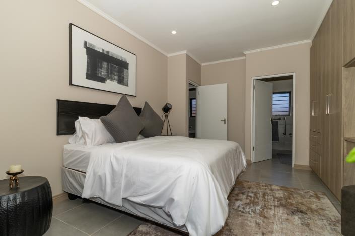 Image No.4-3 Bed House for sale