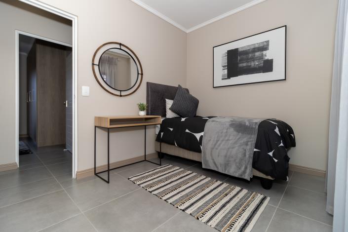 Image No.11-3 Bed House for sale