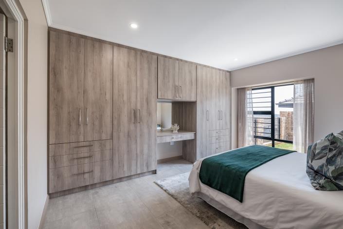 Image No.12-3 Bed House for sale