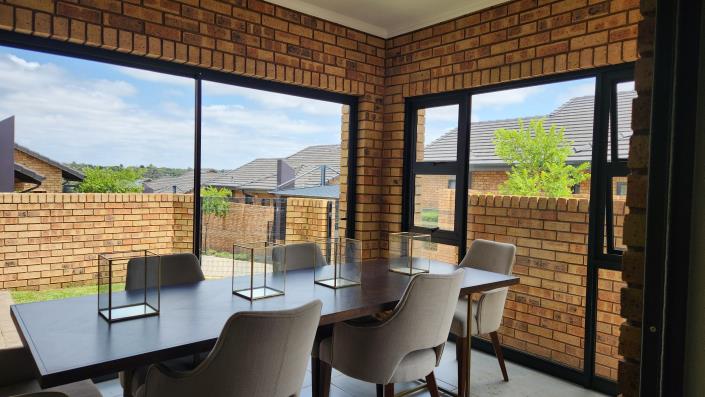 Image No.5-2 Bed House for sale