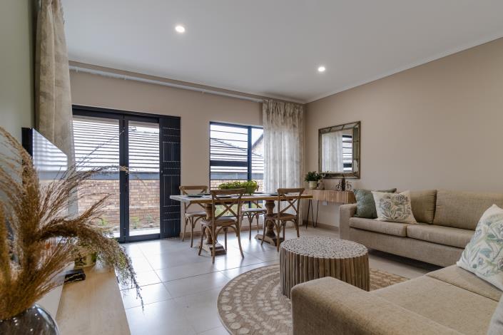 Image No.7-2 Bed House for sale