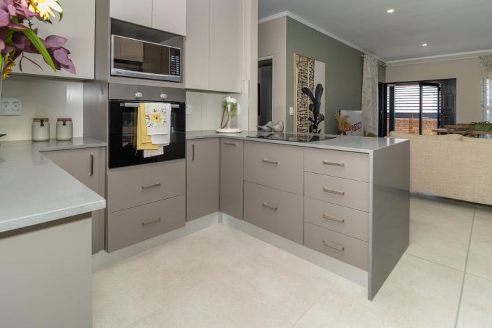 Image No.6-2 Bed House for sale